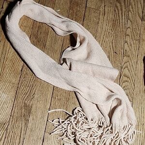 Elegant Light Pink Scarf with Fringe